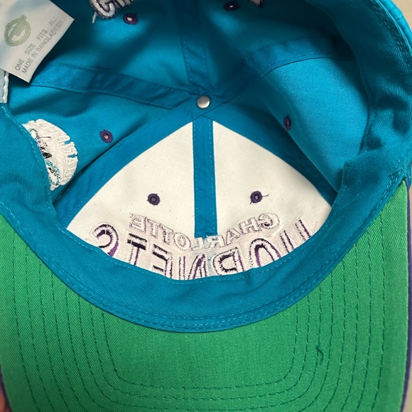 Charlotte Hornet’s Vintage 90’s SnapBack Hat - Picture 5 of 5